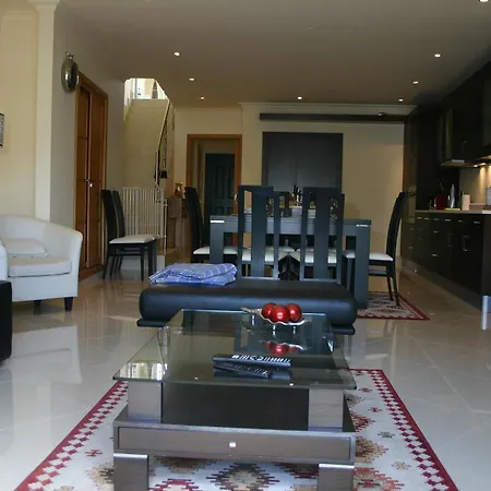 House With 4 Bedrooms, With Pool Access, Enclosed Garden And Wifi - 5 Apartmán Vilamoura